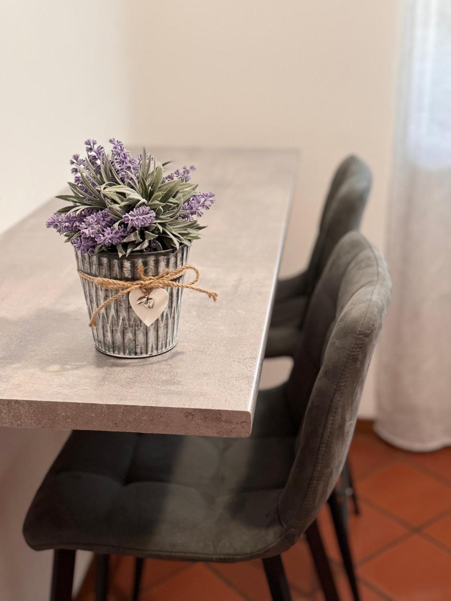 Home Grey Entratico Dış mekan fotoğraf